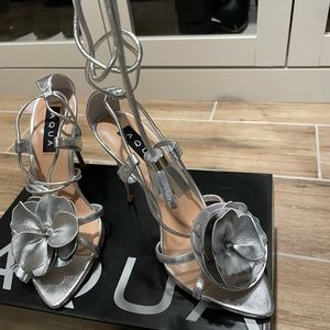 Brand New AQUA Silver Lace Up Ankle Sandals 6.5